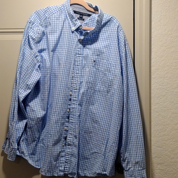 Tommy Hilfiger long sleeve button down shirt - Picture 1 of 6